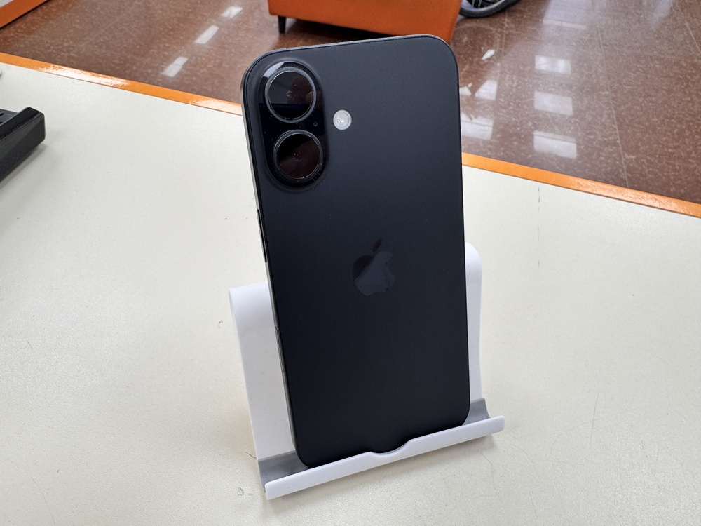 Смартфон Apple Iphone 16 256Gb
