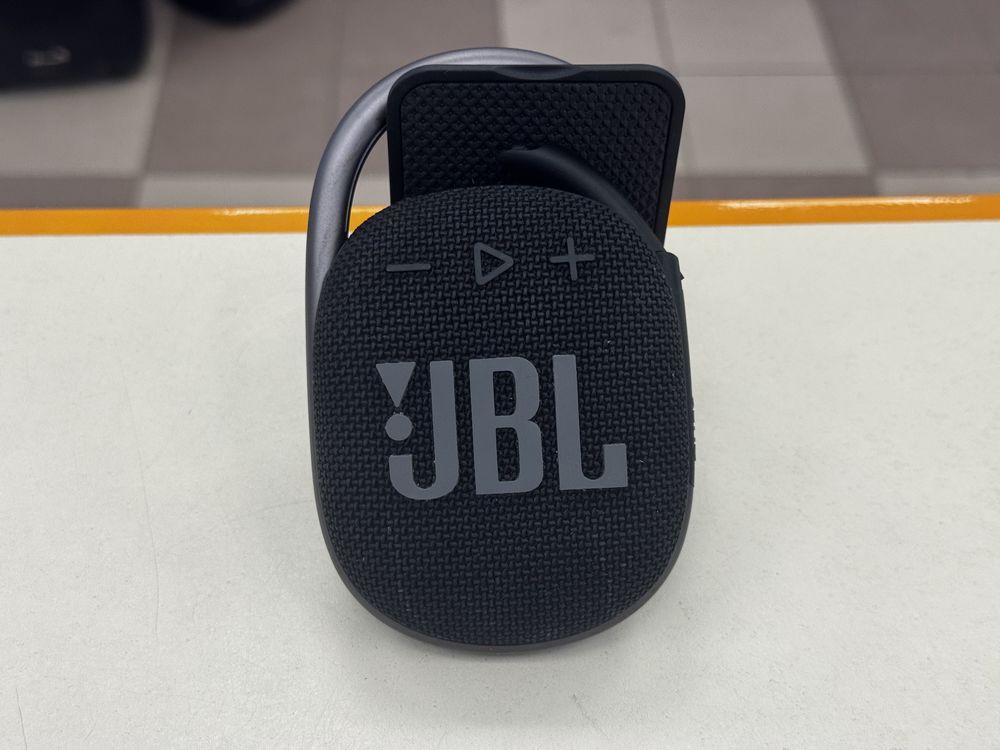 Портативная акустика JBL Clip 4
