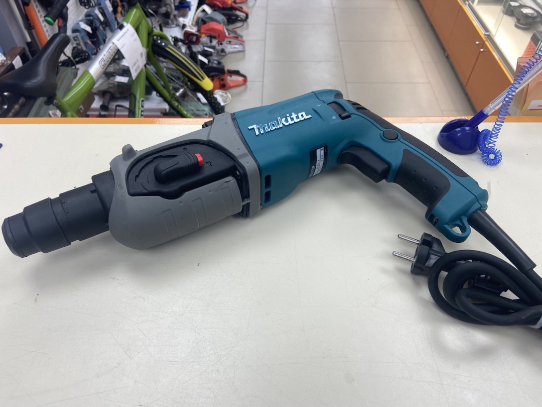 Перфоратор Makita HR 2470