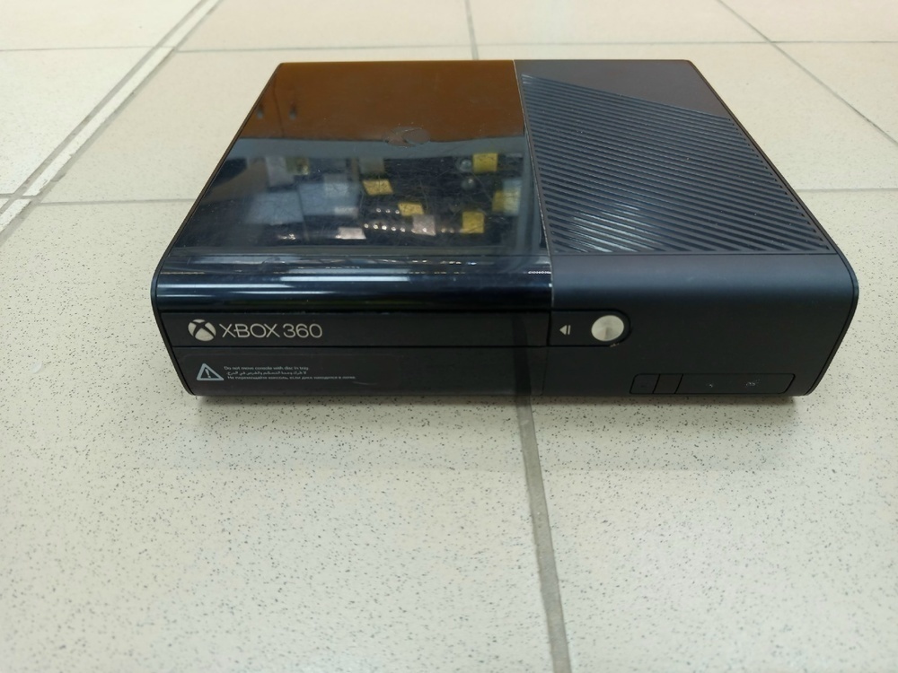 Игровая приставка Xbox 360 E