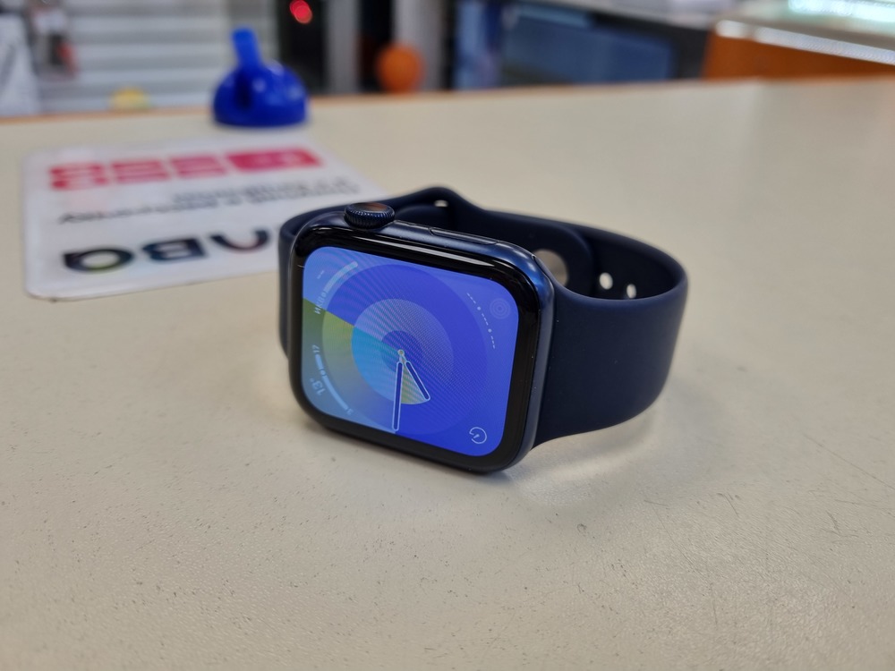 Смарт-часы Apple Watch Series 6 44 мм