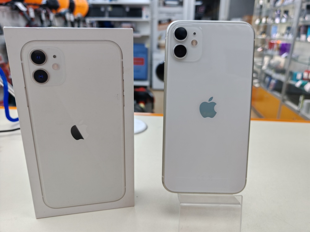 Смартфон Apple iPhone 11 64Gb
