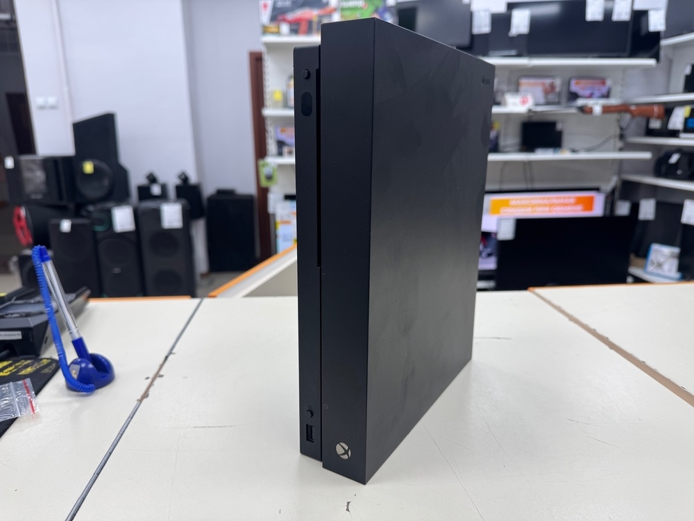 Игровая приставка Xbox One X 500Gb