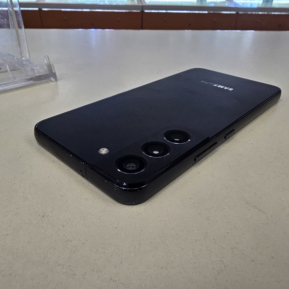 Смартфон Samsung Galaxy S22 8/128