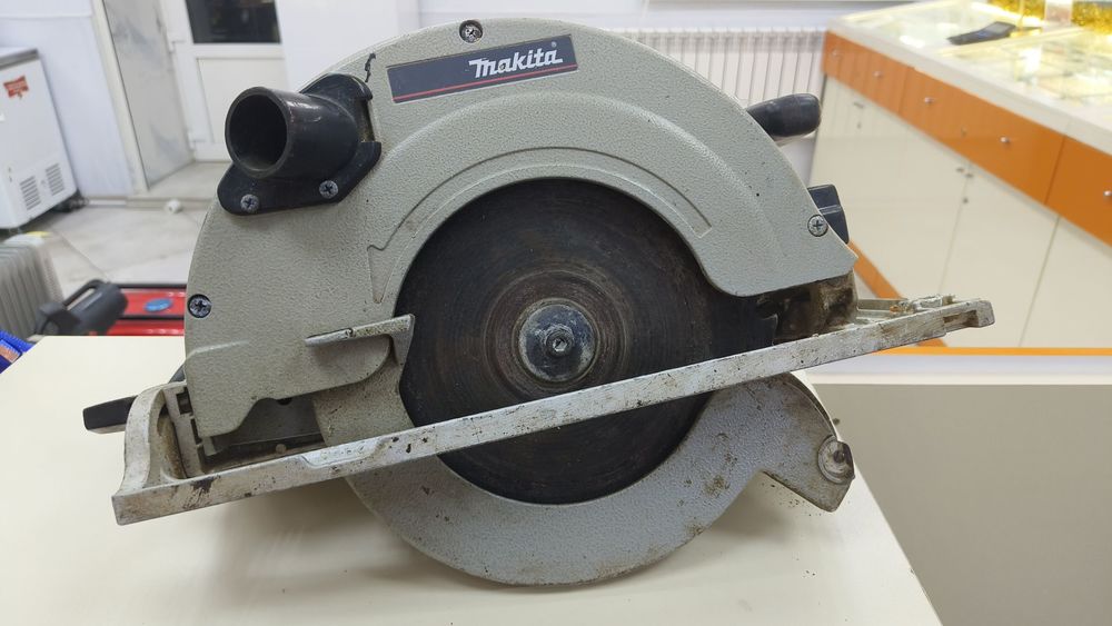 Дисковая пила Makita 5903R