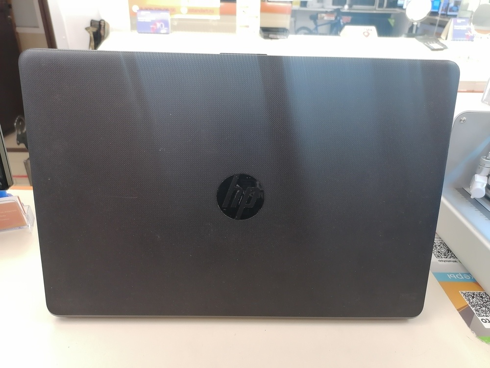 Ноутбук HP; A6-9220, Radeon R4 series, 4 Гб, 240 Гб, Нет