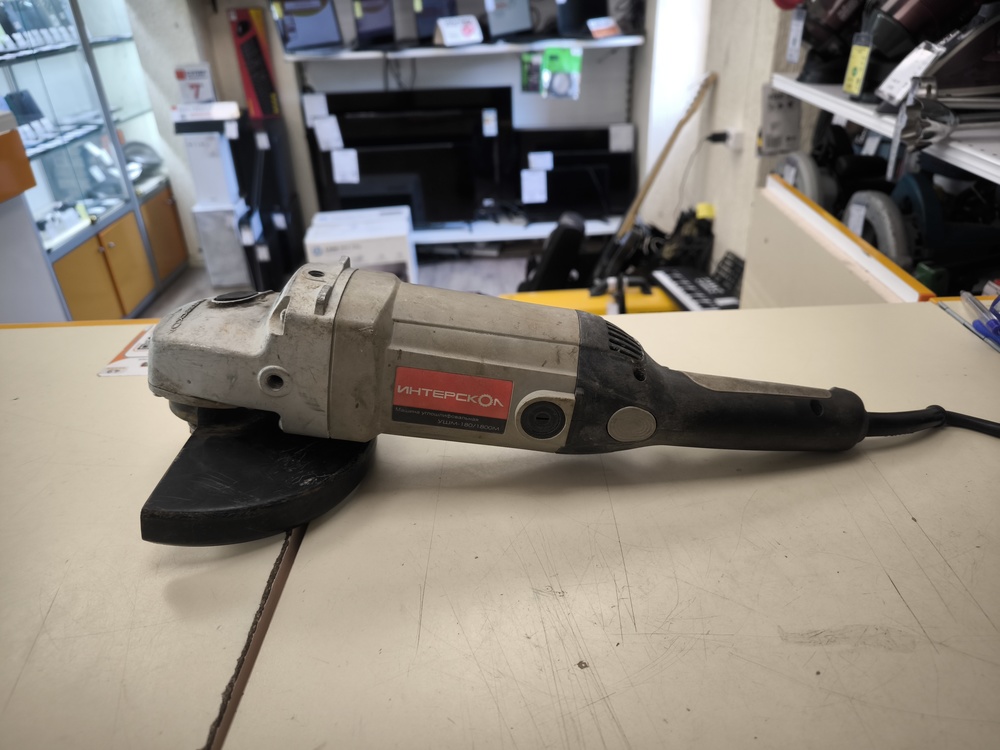 Угловая шлифмашина Интерскол 180/1800М