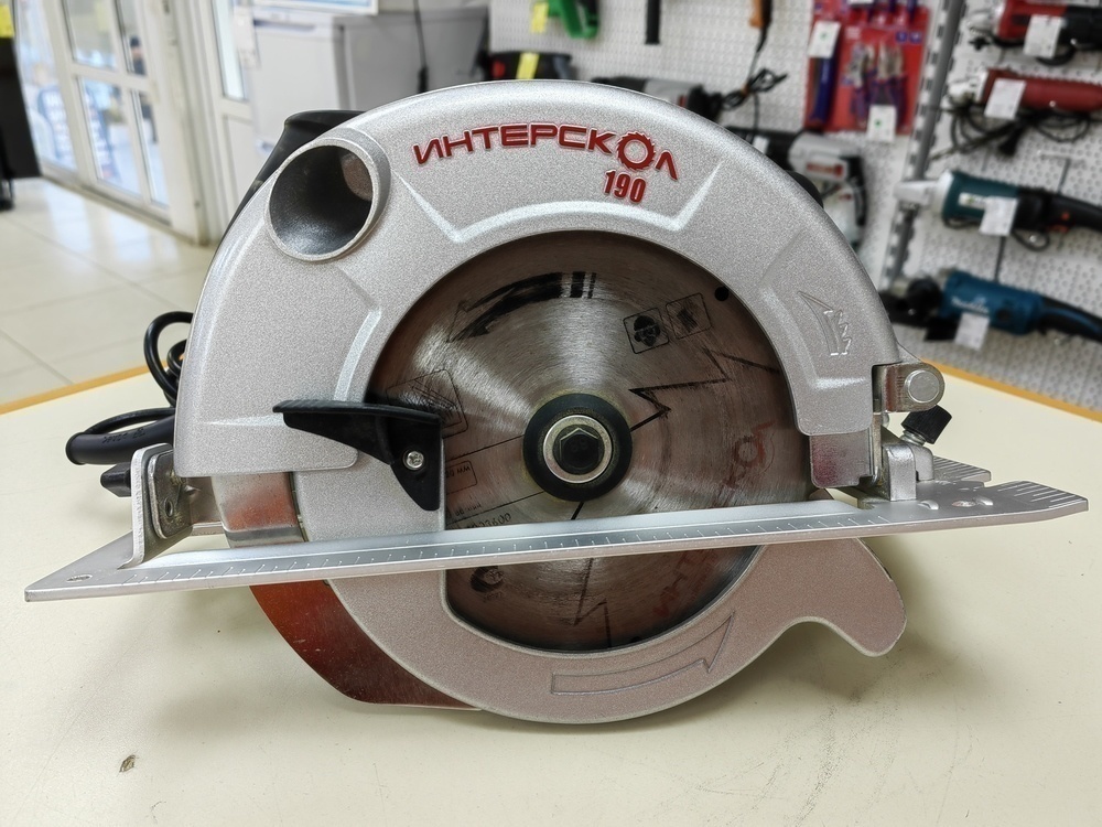 Дисковая пила Интерскол ДП-190/1600М