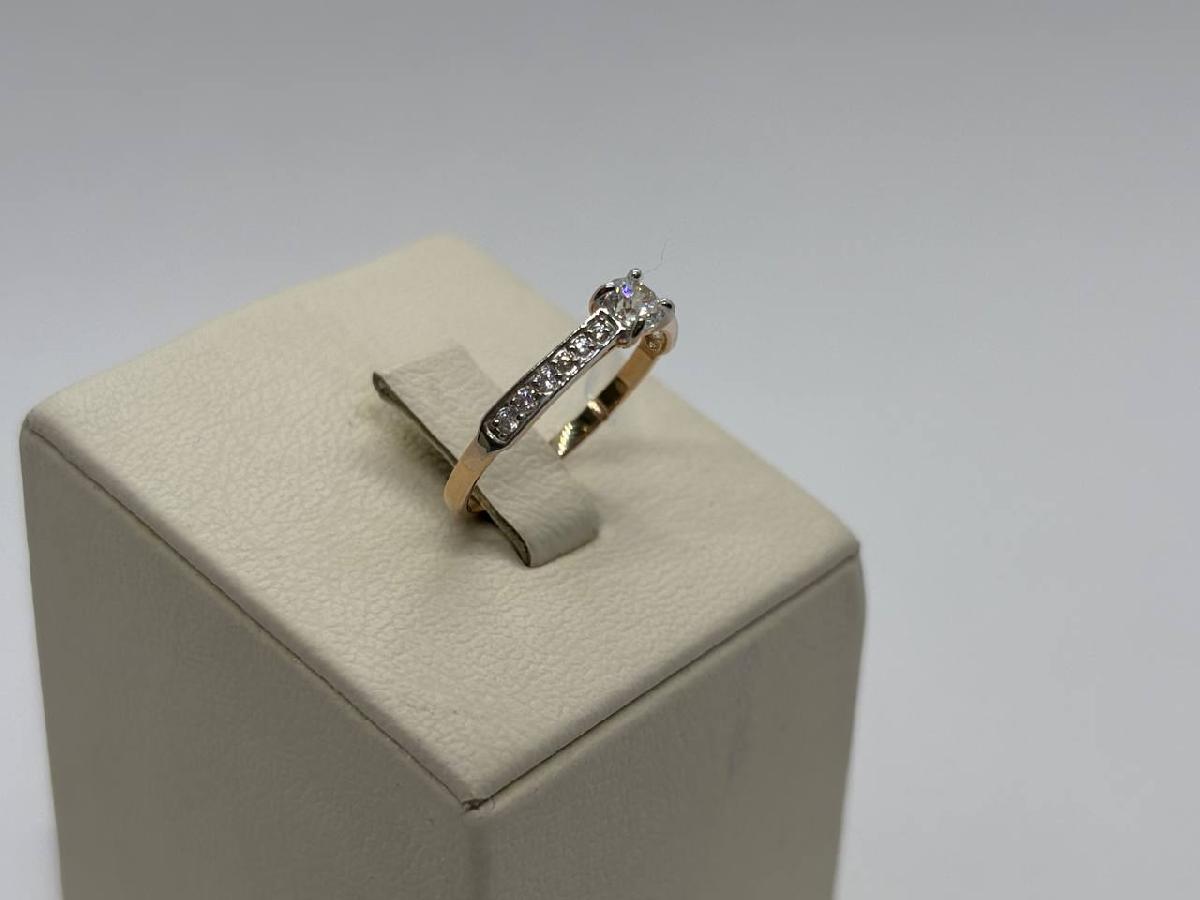 КОЛЬЦО С КАМНЯМИ (Au 585)