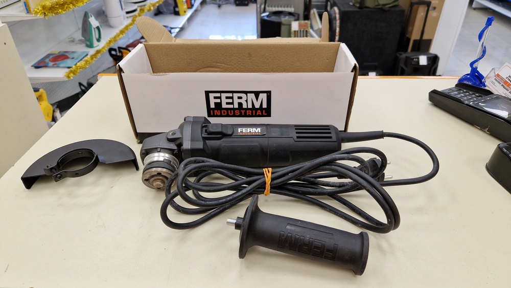 Угловая шлифмашина Ferm AGM1114P 710W-125MM