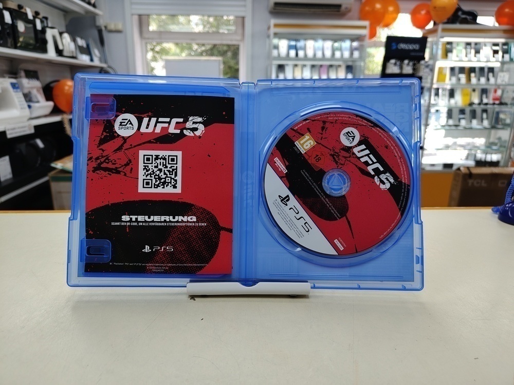 Игра Playstation 5 UFC5