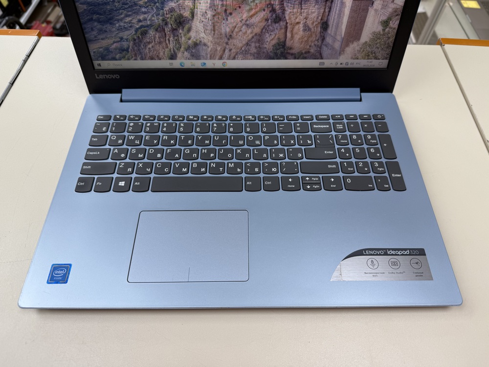 Ноутбук Lenovo 320; Celeron N3350, Intel HD Graphics 500, 4 Гб, 240 Гб, Нет