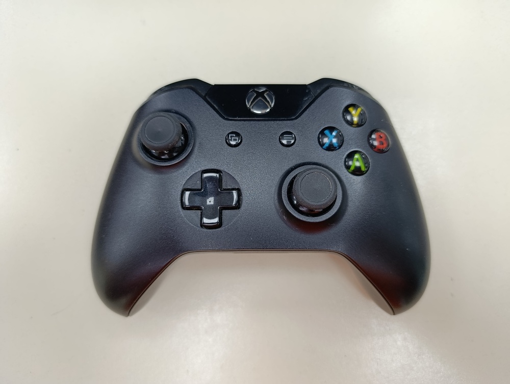 Игровая приставка Xbox One 1 Tb