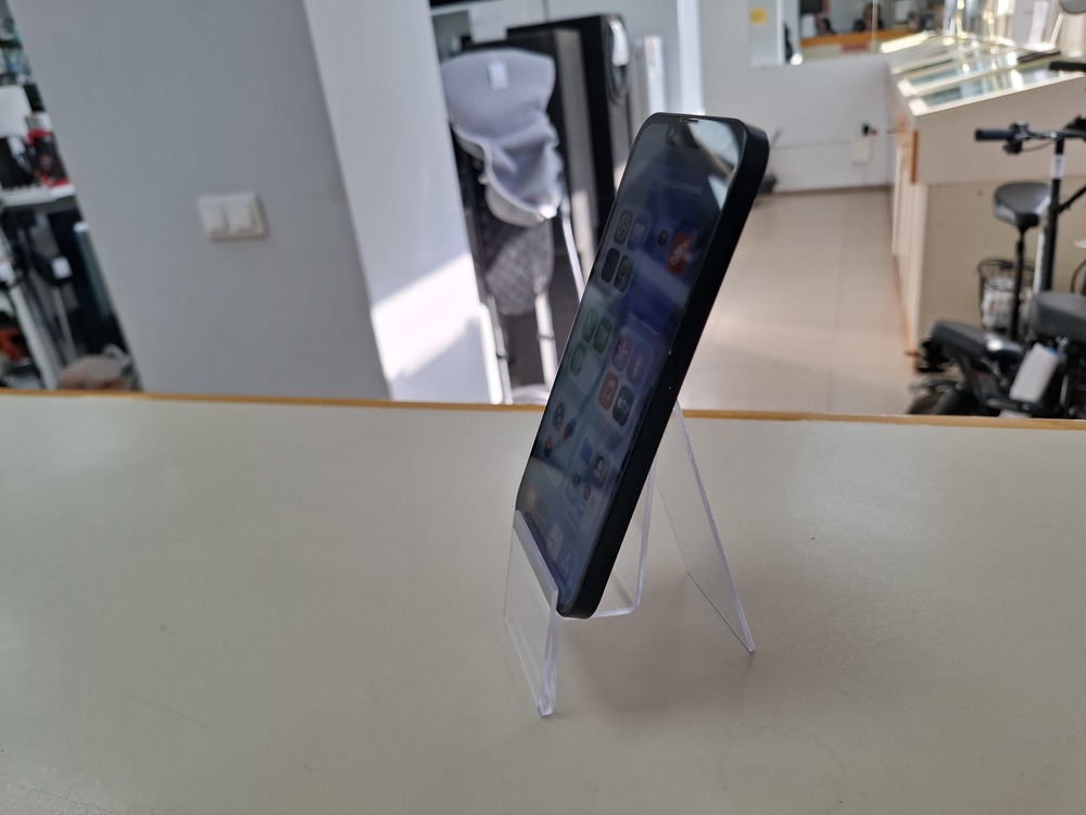 Смартфон Apple iPhone 13 128Gb