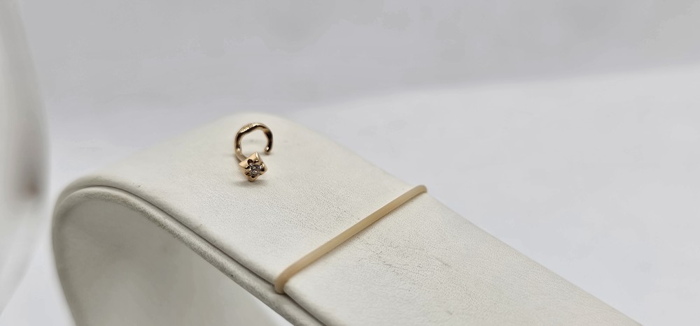 ПИРСИНГ В НОС с камнем (Au 585)