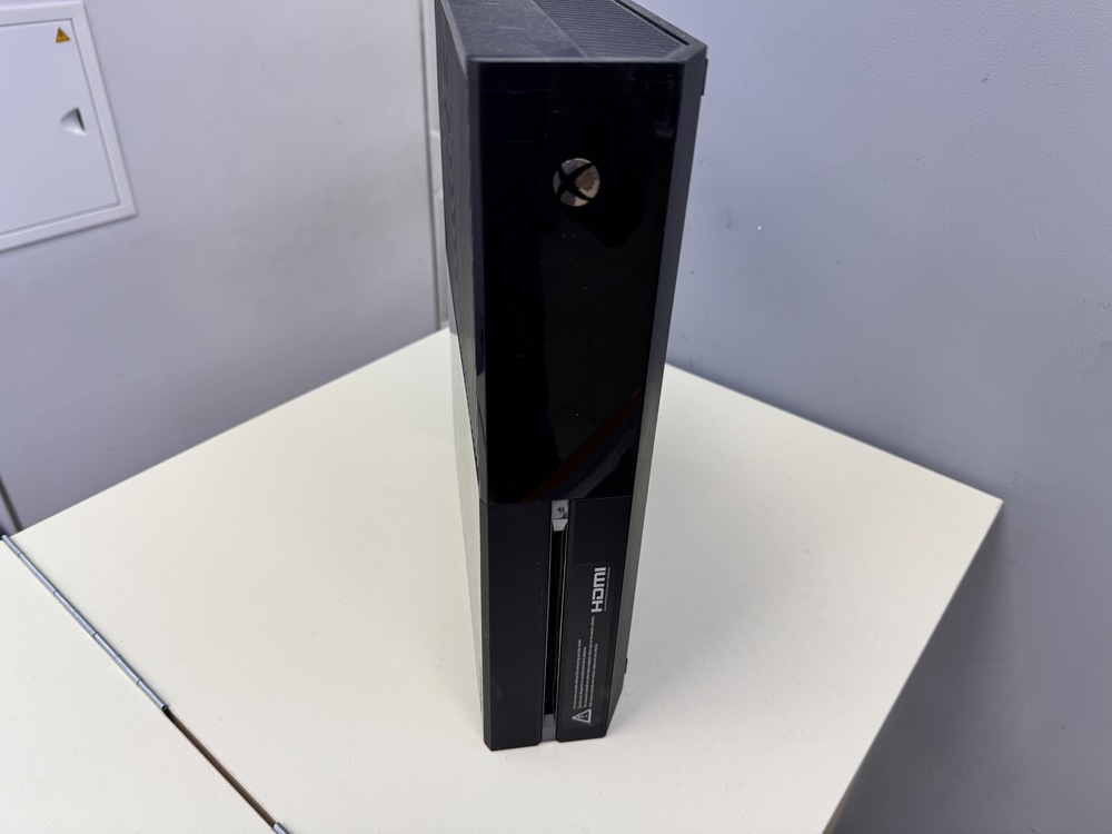 Игровая приставка Xbox One 500Gb