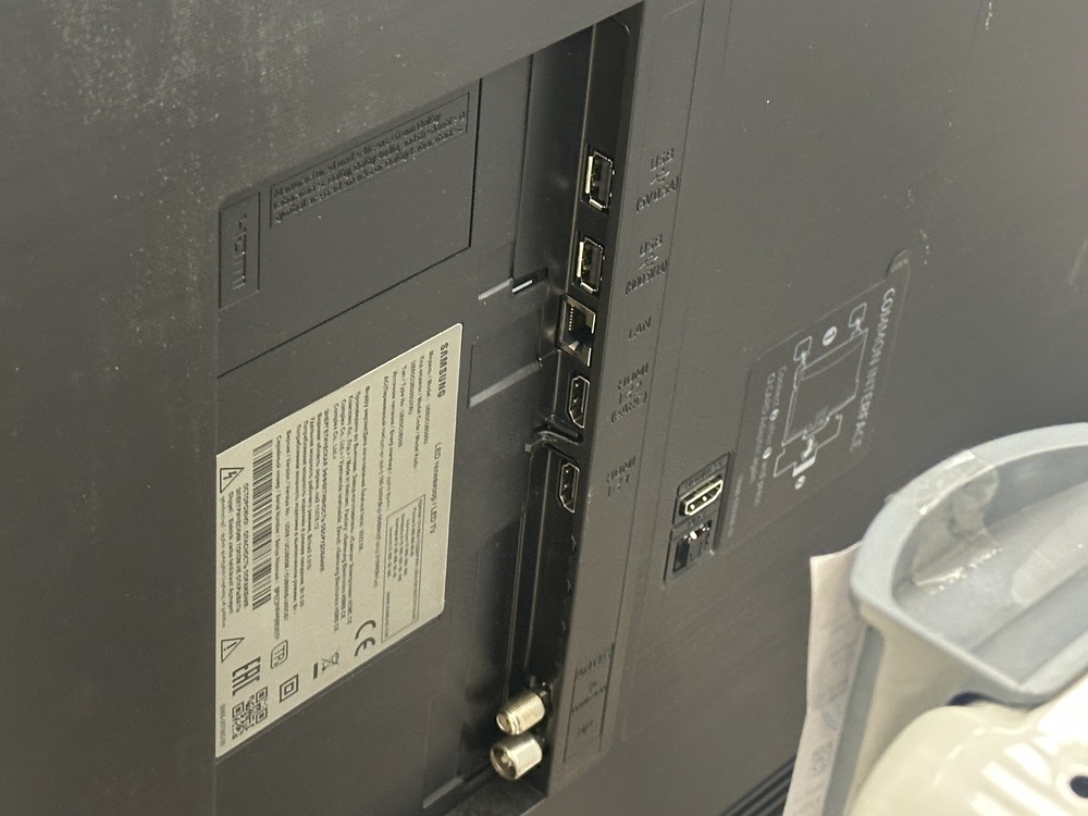LED Телевизор Samsung UE65CU8500