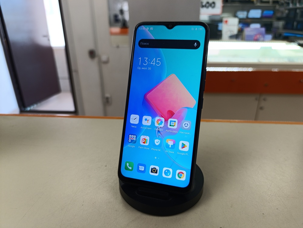 Смартфон Tecno Spark 8C 4/64