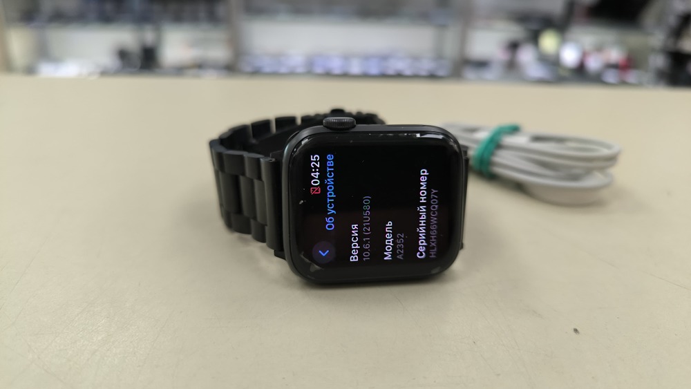 Смарт-часы Apple Watch SE 44mm