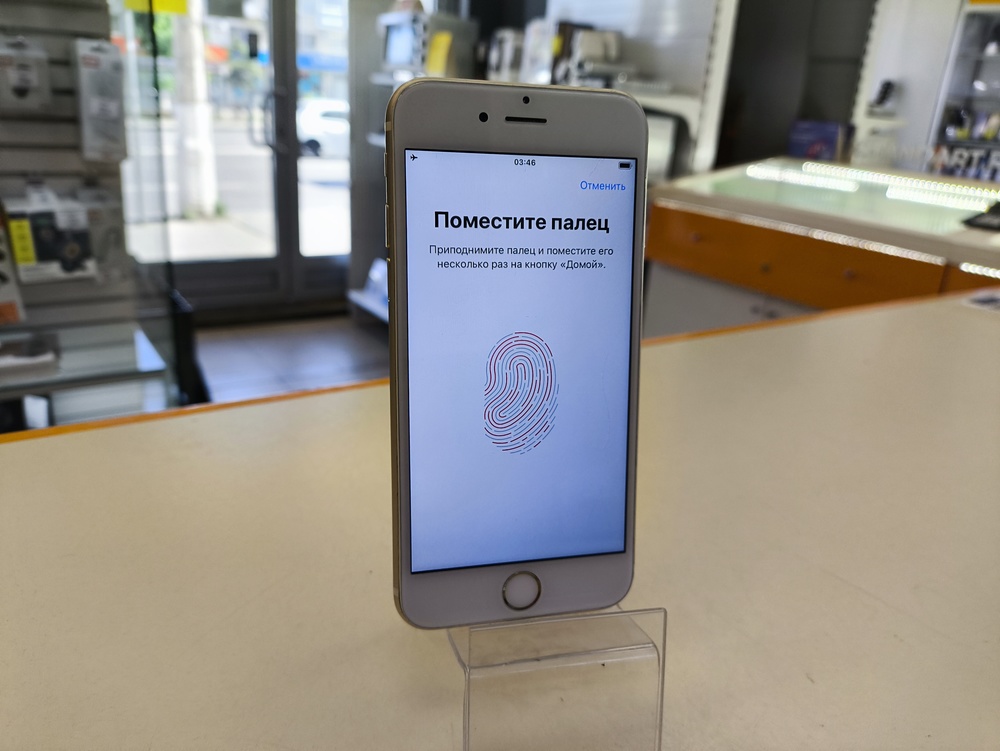 Смартфон Apple iPhone 6S 16Gb