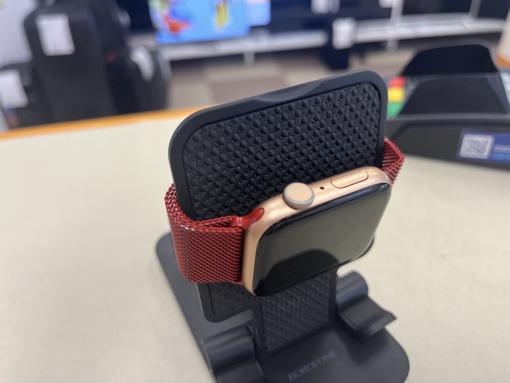 Смарт-часы Apple Watch SE 44mm