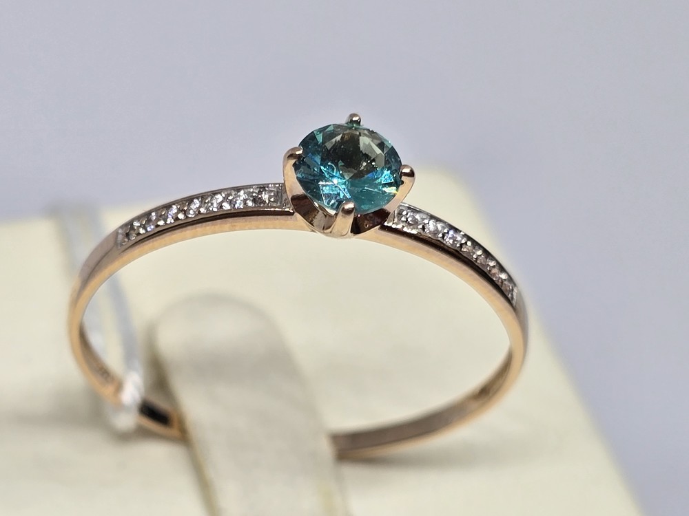 КОЛЬЦО С КАМНЯМИ (Au 585)