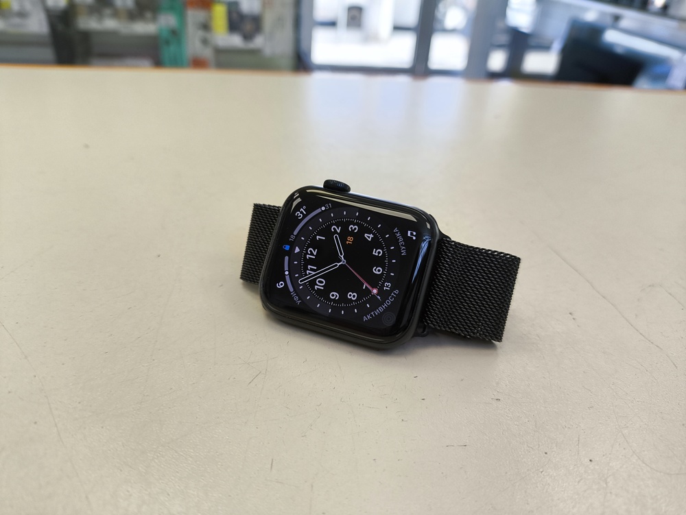 Смарт-часы Apple Watch SE 2022 44mm