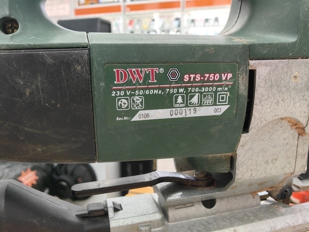 Лобзик DWT STS-750VP