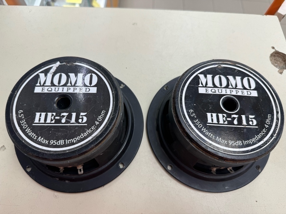 Автоакустика передняя Momo HE-715A