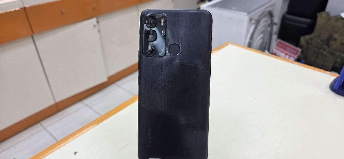 Смартфон Infinix HOT 12i 4/64