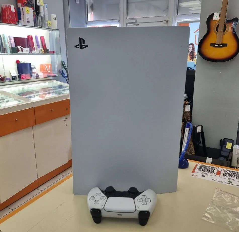 Игровая приставка PlayStation 5 825Gb (С дисководом) Игровая приставка PlayStation 5 825Gb (С дисководом)