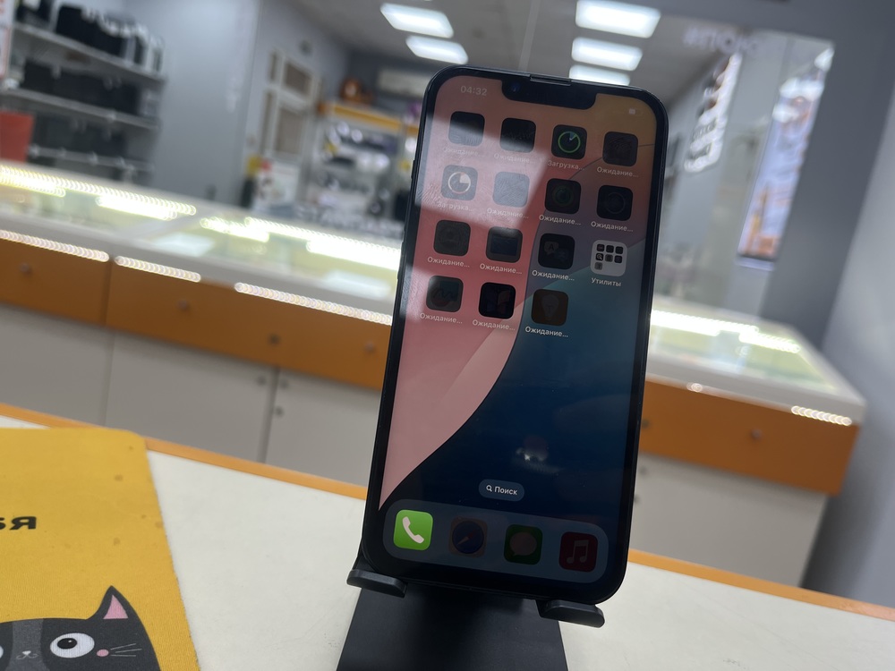 Смартфон Apple iPhone 13 128Gb