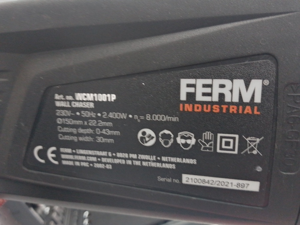 Штроборез Ferm WCM1001P