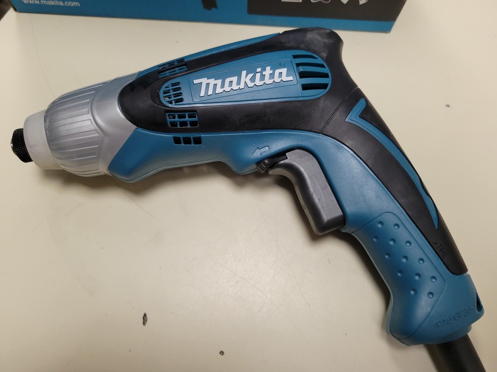 Шуруповерт Makita TD0100