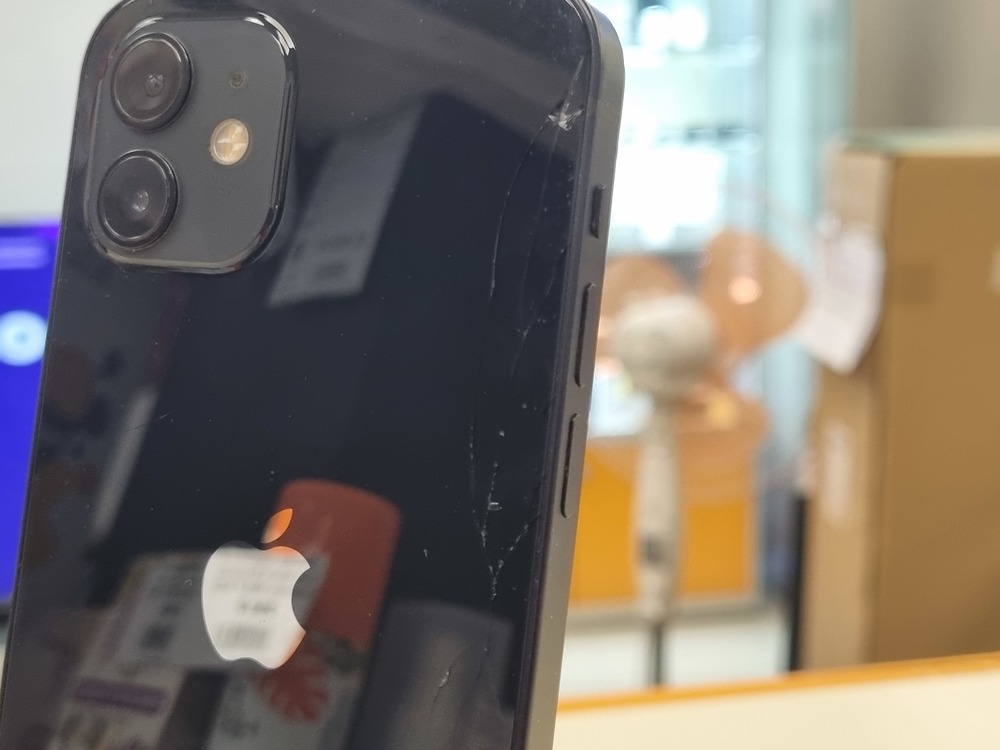 Смартфон Apple iPhone 12 64Gb