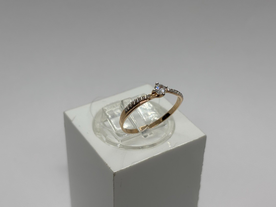 КОЛЬЦО С КАМНЯМИ (Au 585)