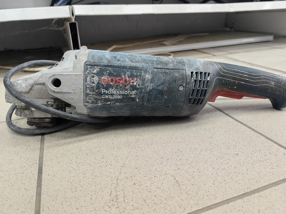 Угловая шлифмашина Bosch GWS 2200