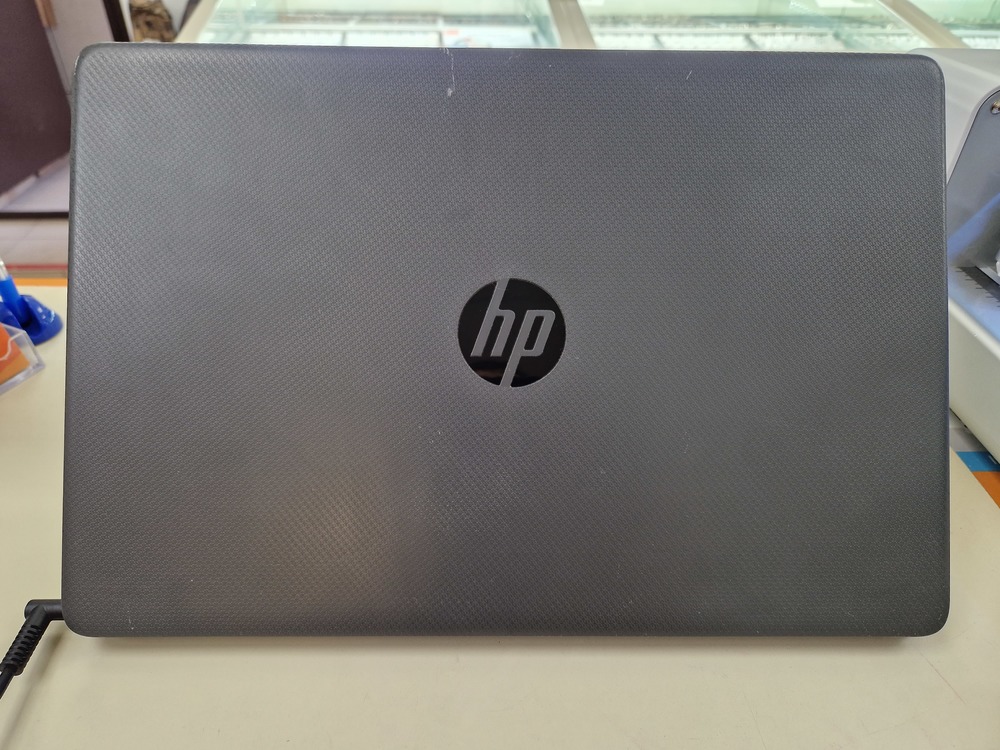 Ноутбук HP 250G8; Core i5-1035G1, Intel UHD Graphics, 8 Гб, 240 Гб, Нет