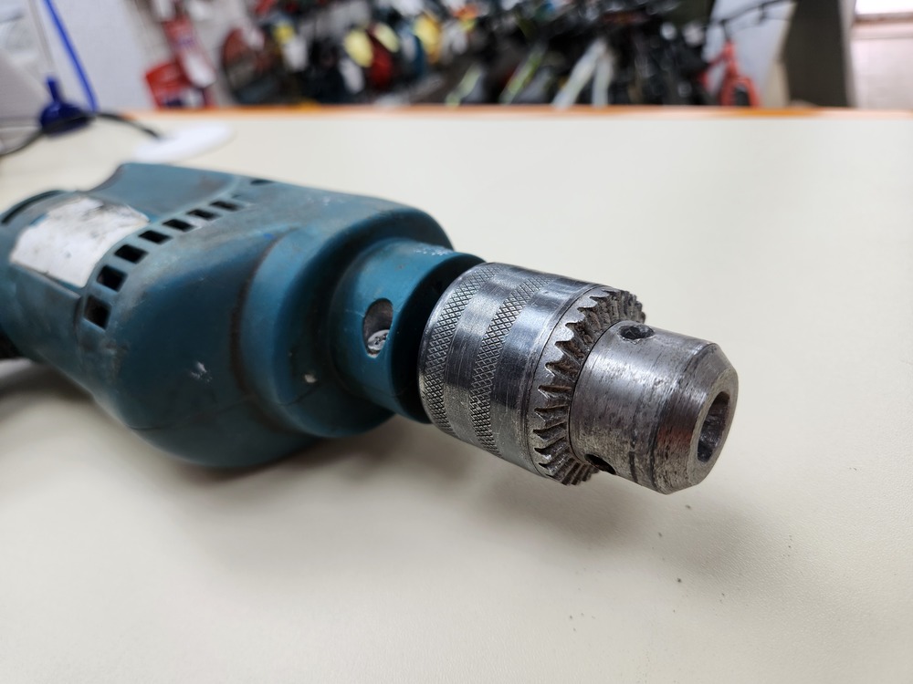 Дрель-ударная Makita no name;