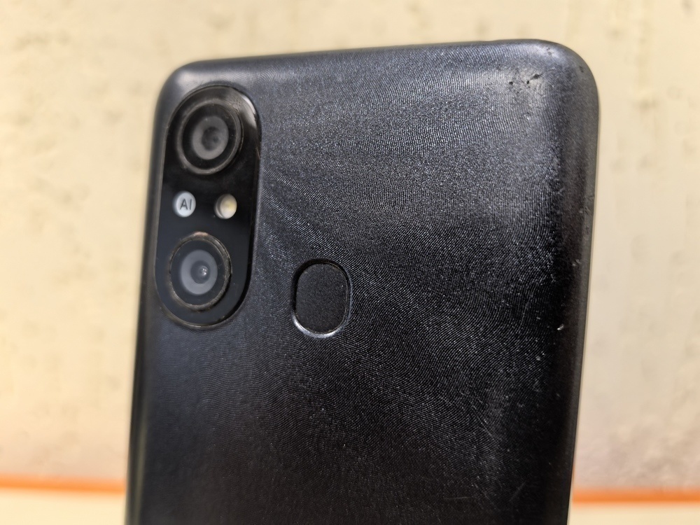 Смартфон Itel A49