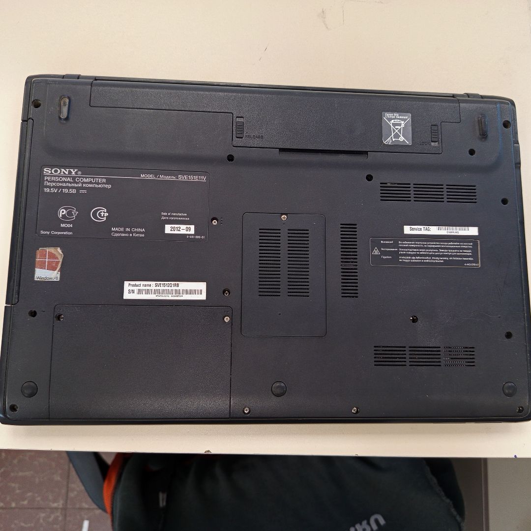 Ноутбук Sony; Core i5-3210M, Radeon HD 7500G, 4 Гб, Нет, 500 Гб