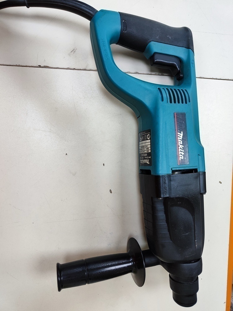 Перфоратор Makita HR 2455