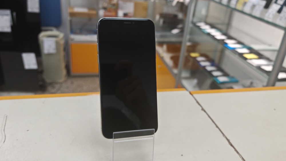 Смартфон Apple iPhone X 64Gb