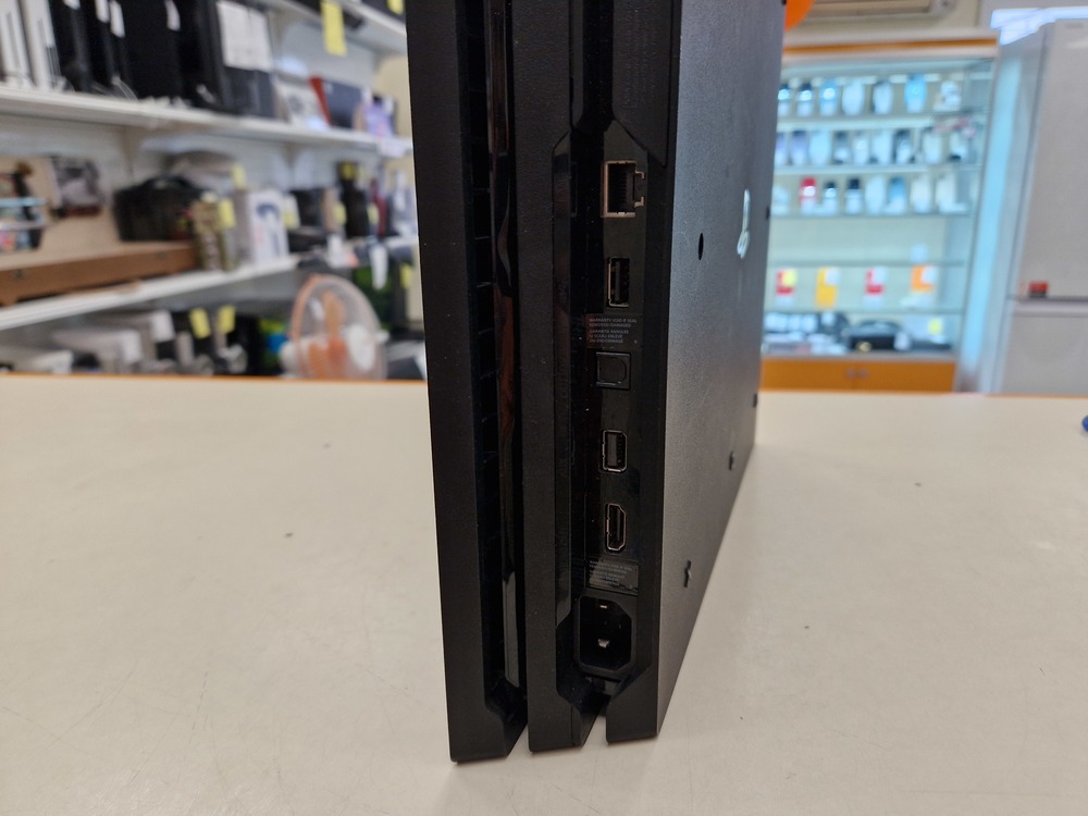 Игровая приставка PlayStation 4 Pro 1Tb