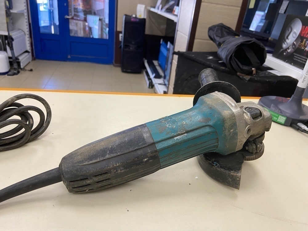 Угловая шлифмашина Makita GA5030