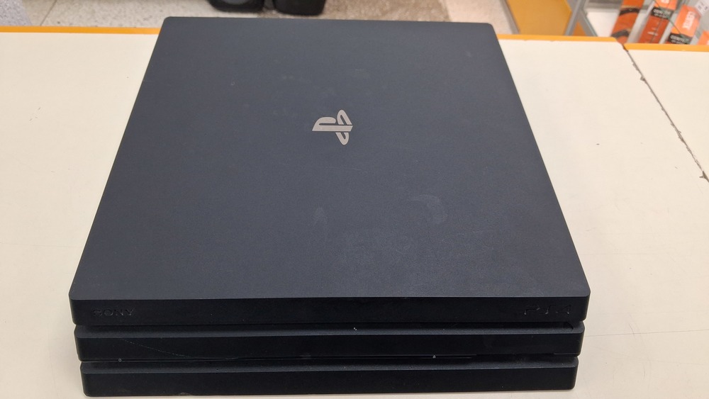 Игровая приставка PlayStation 4 Pro 1Tb
