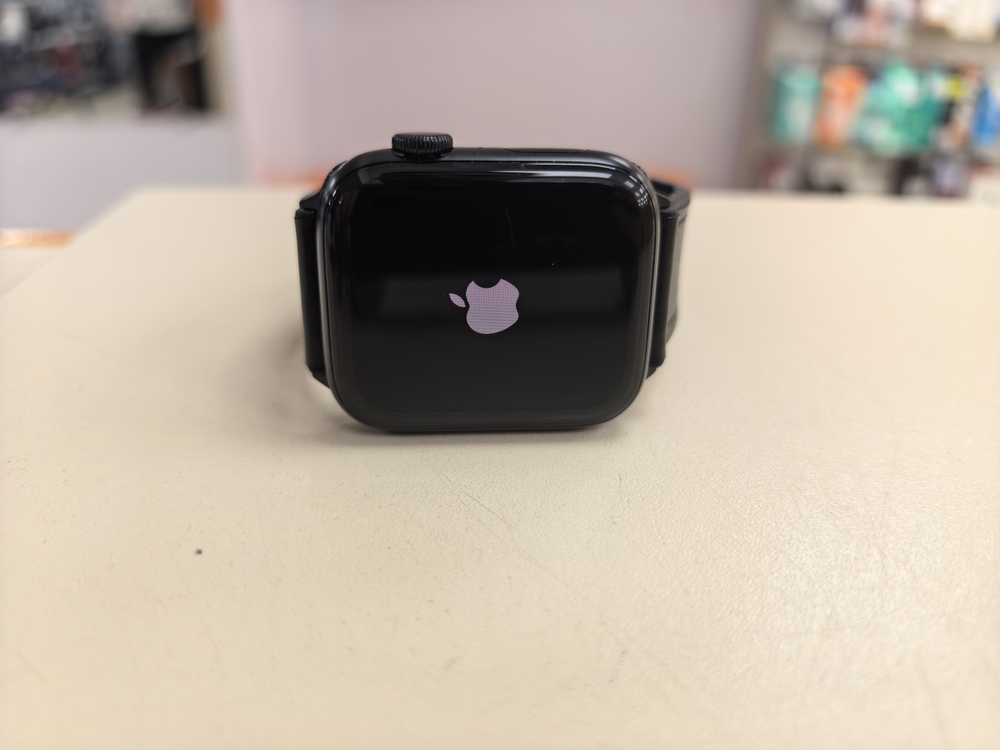 Смарт-часы Apple Watch SE 2022 44mm
