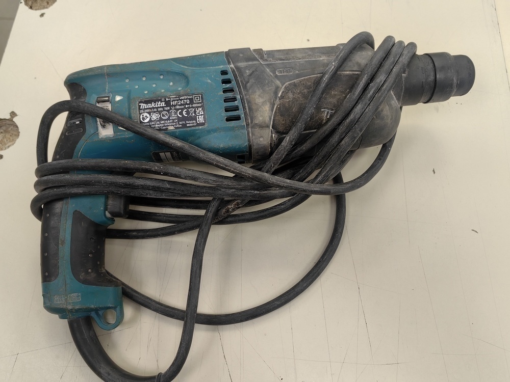 Перфоратор Makita HR 2630