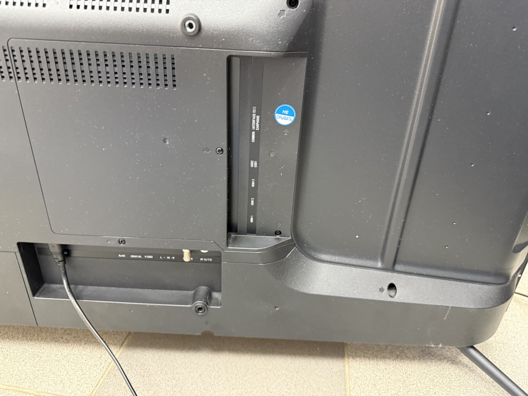 LED Телевизор Dexp 55UHG1
