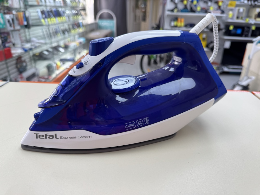Утюг Tefal Express Steam FV2838E0